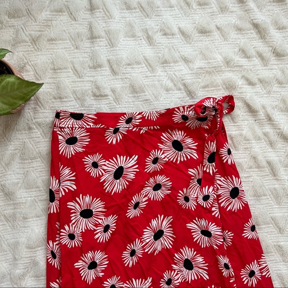Anthropologie 52 Conversations Colloquial Red Floral Print Wrap Midi Skirt - Picture 6 of 9